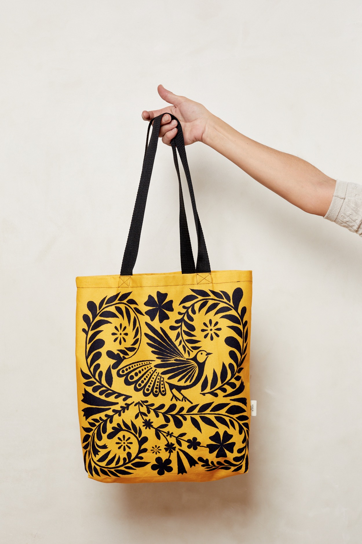 Tote de Etruel, diseñado por Felipe Moreno Guajardo